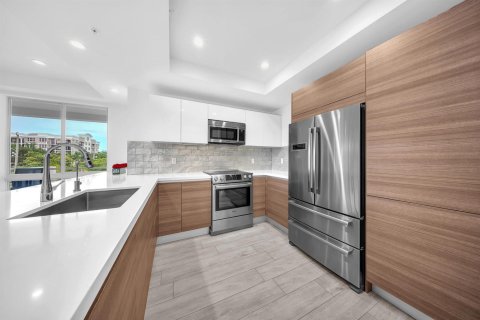 Condo in Deerfield Beach, Florida, 3 bedrooms № 2249476 - photo 9