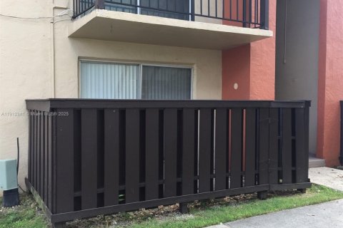 Copropriété à louer à Miami, Floride: 2 chambres, 88.72 m2 № 1966828 - photo 6