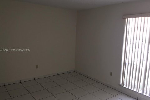 Copropriété à louer à Miami, Floride: 2 chambres, 88.72 m2 № 1966828 - photo 12
