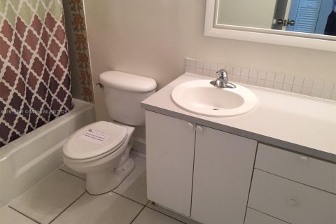 Copropriété à louer à Miami, Floride: 2 chambres, 88.72 m2 № 1966828 - photo 9