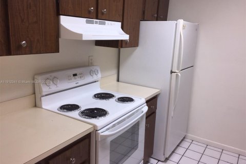 Copropriété à louer à Miami, Floride: 2 chambres, 88.72 m2 № 1966828 - photo 8