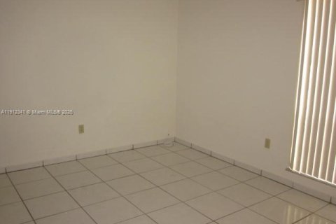 Copropriété à louer à Miami, Floride: 2 chambres, 88.72 m2 № 1966828 - photo 16