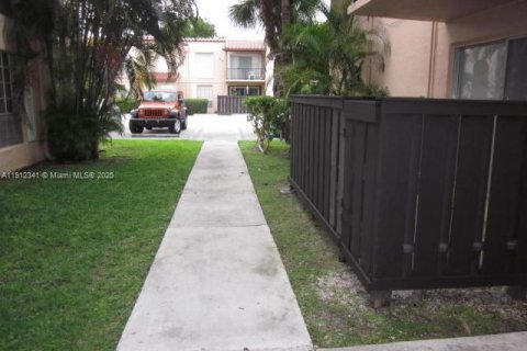 Copropriété à louer à Miami, Floride: 2 chambres, 88.72 m2 № 1966828 - photo 20