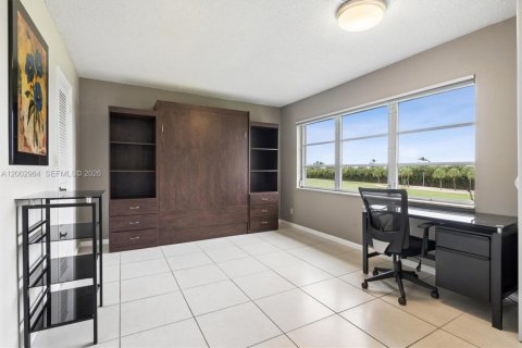 Condominio en venta en Pembroke Pines, Florida, 2 dormitorios, 108.7 m2 № 2170387 - foto 10
