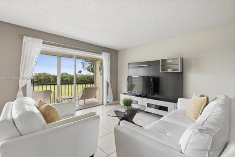 Condominio en venta en Pembroke Pines, Florida, 2 dormitorios, 108.7 m2 № 2170387 - foto 8