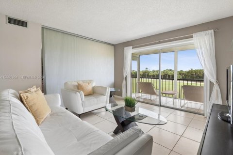 Condominio en venta en Pembroke Pines, Florida, 2 dormitorios, 108.7 m2 № 2170387 - foto 9