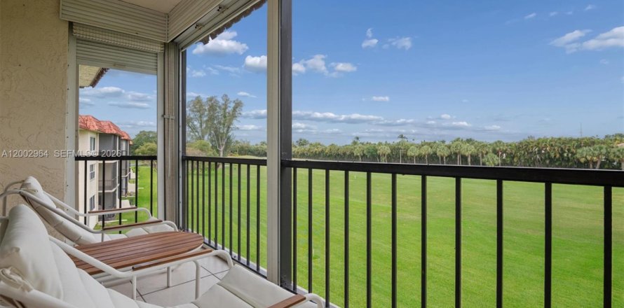 Condominio en Pembroke Pines, Florida, 2 dormitorios  № 2170387