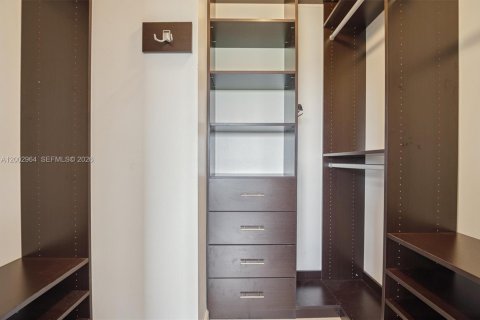 Condominio en venta en Pembroke Pines, Florida, 2 dormitorios, 108.7 m2 № 2170387 - foto 15