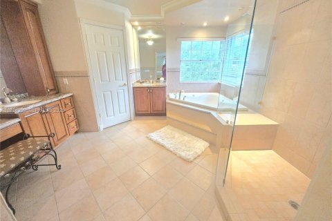 Villa ou maison à vendre à Miami Lakes, Floride: 5 chambres, 349.96 m2 № 2154284 - photo 25