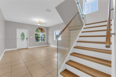 Купить виллу или дом в Майами, Флорида 5 спален, 190.08м2, № 1982666 - фото 7