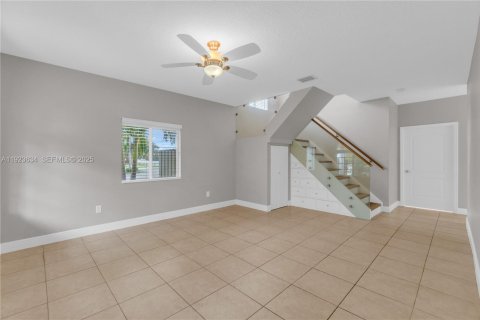 Купить виллу или дом в Майами, Флорида 5 спален, 190.08м2, № 1982666 - фото 9