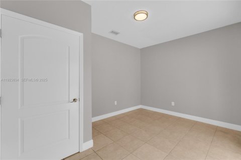 Купить виллу или дом в Майами, Флорида 5 спален, 190.08м2, № 1982666 - фото 19