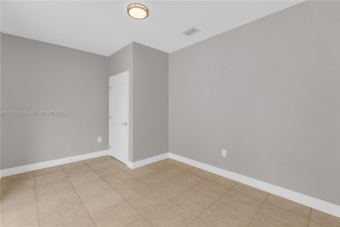 Купить виллу или дом в Майами, Флорида 5 спален, 190.08м2, № 1982666 - фото 21