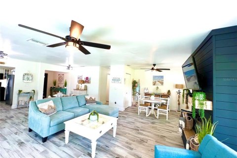 House in Palm Coast, Florida 3 bedrooms, 186.45 sq.m. № 1876063 - photo 17