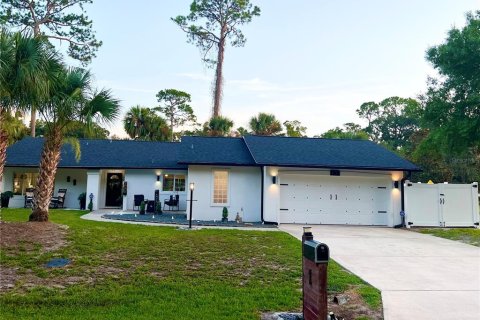 House in Palm Coast, Florida 3 bedrooms, 186.45 sq.m. № 1876063 - photo 1