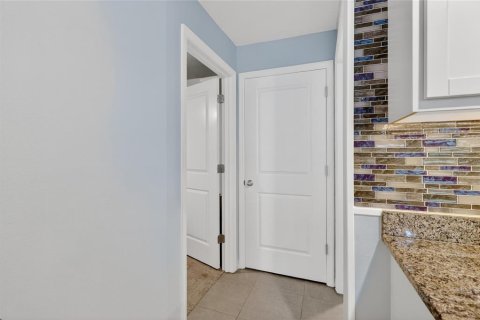 House in Ruskin, Florida 5 bedrooms, 234.3 sq.m. № 2147848 - photo 25