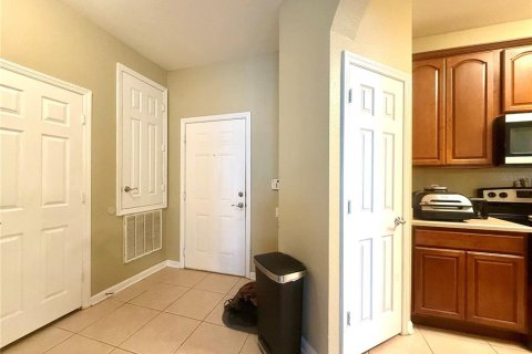 Condo in Orlando, Florida, 3 bedrooms  № 2098247 - photo 2