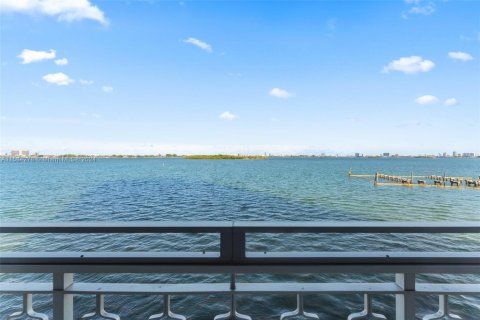 Condo in Miami, Florida, 2 bedrooms  № 1170693 - photo 23