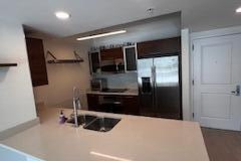 Condo in West Palm Beach, Florida, 2 bedrooms  № 1043006 - photo 1