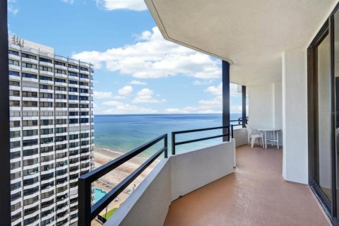 Condo in Daytona Beach, Florida, 2 bedrooms № 2216740 - photo 30