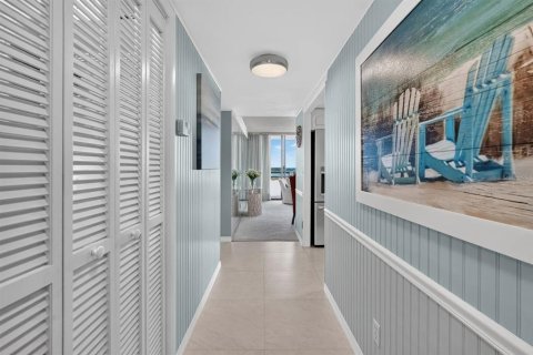 Condo in Daytona Beach, Florida, 2 bedrooms № 2216740 - photo 6