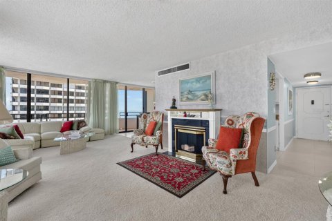 Condo in Daytona Beach, Florida, 2 bedrooms № 2216740 - photo 10