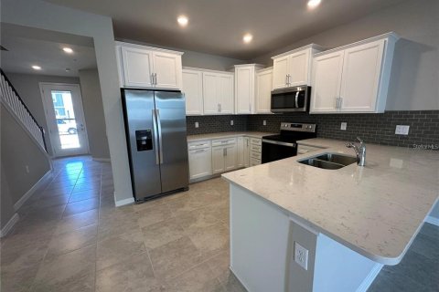 Touwnhouse à louer à Orlando, Floride: 4 chambres, 172.89 m2 № 1835992 - photo 3