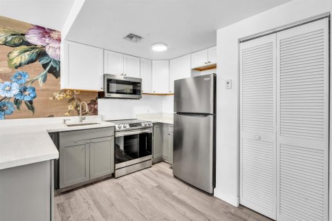 Condominio en venta en Miami Beach, Florida, 2 dormitorios, 84.54 m2 № 2193249 - foto 13