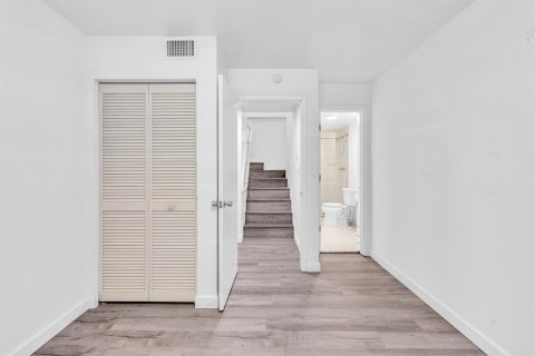 Condominio en venta en Miami Beach, Florida, 2 dormitorios, 84.54 m2 № 2193249 - foto 25