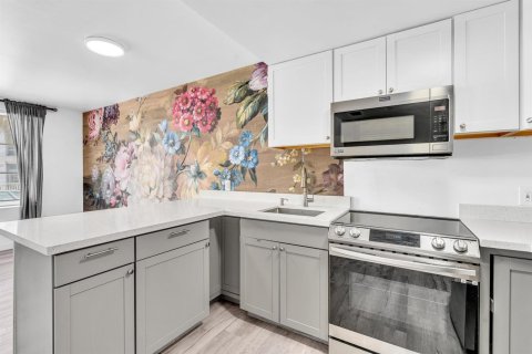 Condominio en venta en Miami Beach, Florida, 2 dormitorios, 84.54 m2 № 2193249 - foto 17
