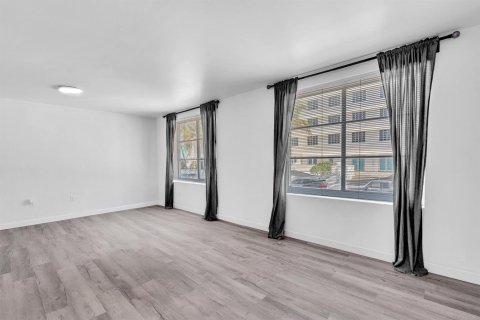 Condominio en venta en Miami Beach, Florida, 2 dormitorios, 84.54 m2 № 2193249 - foto 11