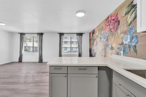 Condominio en venta en Miami Beach, Florida, 2 dormitorios, 84.54 m2 № 2193249 - foto 18