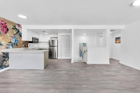 Condominio en venta en Miami Beach, Florida, 2 dormitorios, 84.54 m2 № 2193249 - foto 8