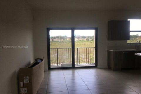Condominio en alquiler en Doral, Florida, 3 dormitorios, 140.93 m2 № 1840920 - foto 7