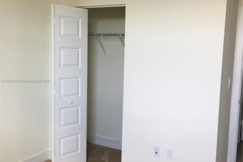 Condominio en alquiler en Doral, Florida, 3 dormitorios, 140.93 m2 № 1840920 - foto 19