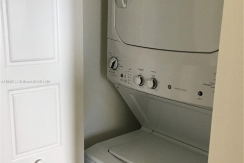 Condominio en alquiler en Doral, Florida, 3 dormitorios, 140.93 m2 № 1840920 - foto 17