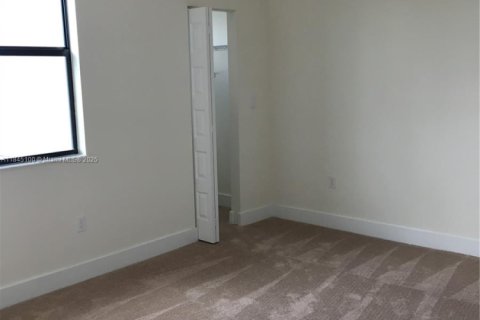 Condominio en alquiler en Doral, Florida, 3 dormitorios, 140.93 m2 № 1840920 - foto 14