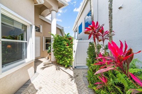 Villa ou maison à louer à Delray Beach, Floride: 3 chambres, 252.23 m2 № 1174222 - photo 1