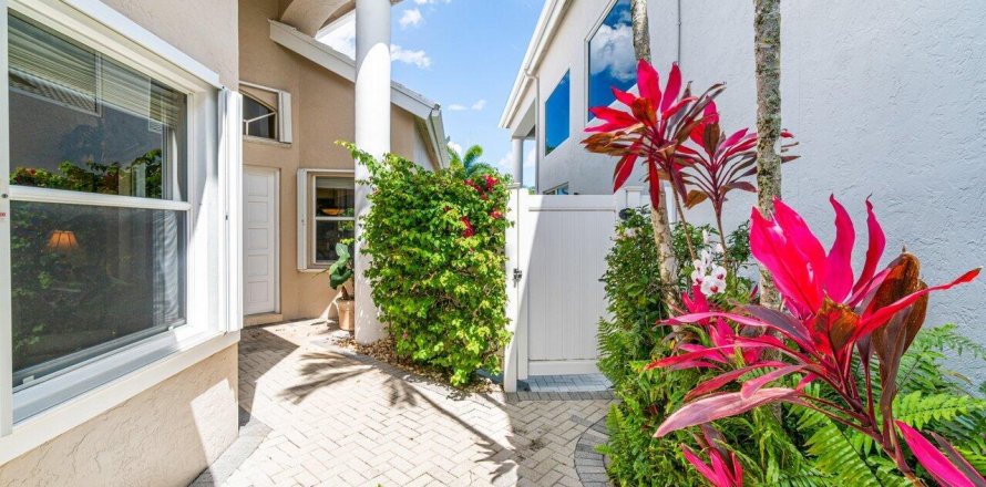 Casa en Delray Beach, Florida 3 dormitorios, 252.23 m2 № 1174222