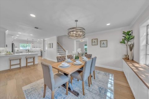 House in Tampa, Florida 5 bedrooms, 320.61 sq.m. № 1886050 - photo 16