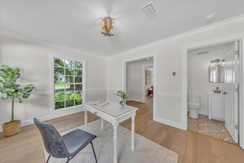 House in Tampa, Florida 5 bedrooms, 320.61 sq.m. № 1886050 - photo 23