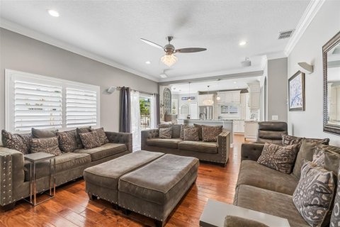 House in Odessa, Florida 4 bedrooms, 287.16 sq.m. № 2227694 - photo 25