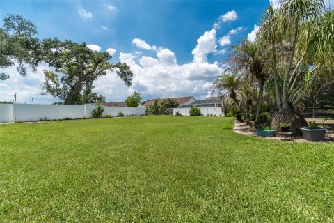 Casa en venta en Brandon, Florida, 3 dormitorios, 205.78 m2 № 2216742 - foto 9