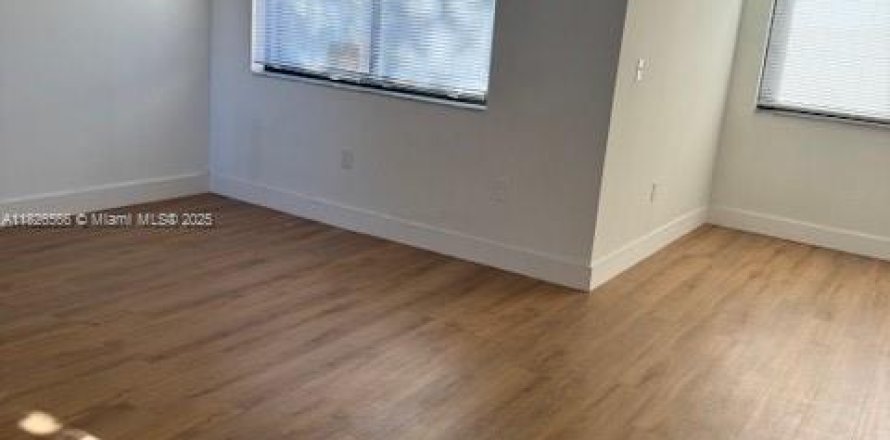 Condominio en Miami, Florida, 3 dormitorios № 1796333