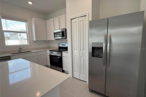 Touwnhouse à louer à Kissimmee, Floride: 3 chambres, 174.01 m2 № 2100341 - photo 4
