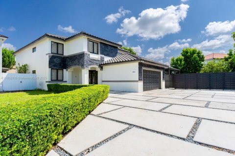 Villa ou maison à vendre à Miami, Floride: 4 chambres, 249.07 m2 № 1979287 - photo 1