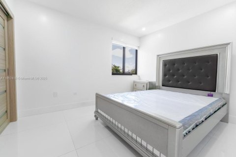 Villa ou maison à vendre à Miami, Floride: 4 chambres, 249.07 m2 № 1979287 - photo 24