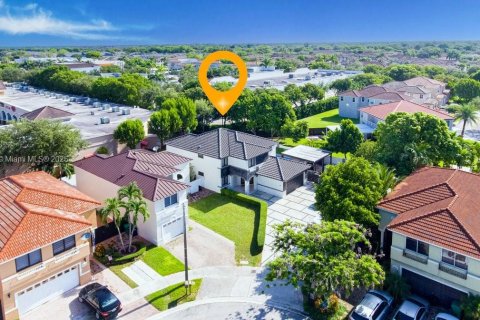 Villa ou maison à vendre à Miami, Floride: 4 chambres, 249.07 m2 № 1979287 - photo 3