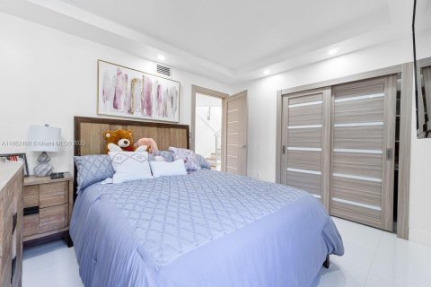 Villa ou maison à vendre à Miami, Floride: 4 chambres, 249.07 m2 № 1979287 - photo 20