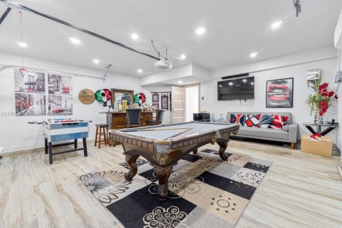 Villa ou maison à vendre à Miami, Floride: 4 chambres, 249.07 m2 № 1979287 - photo 13